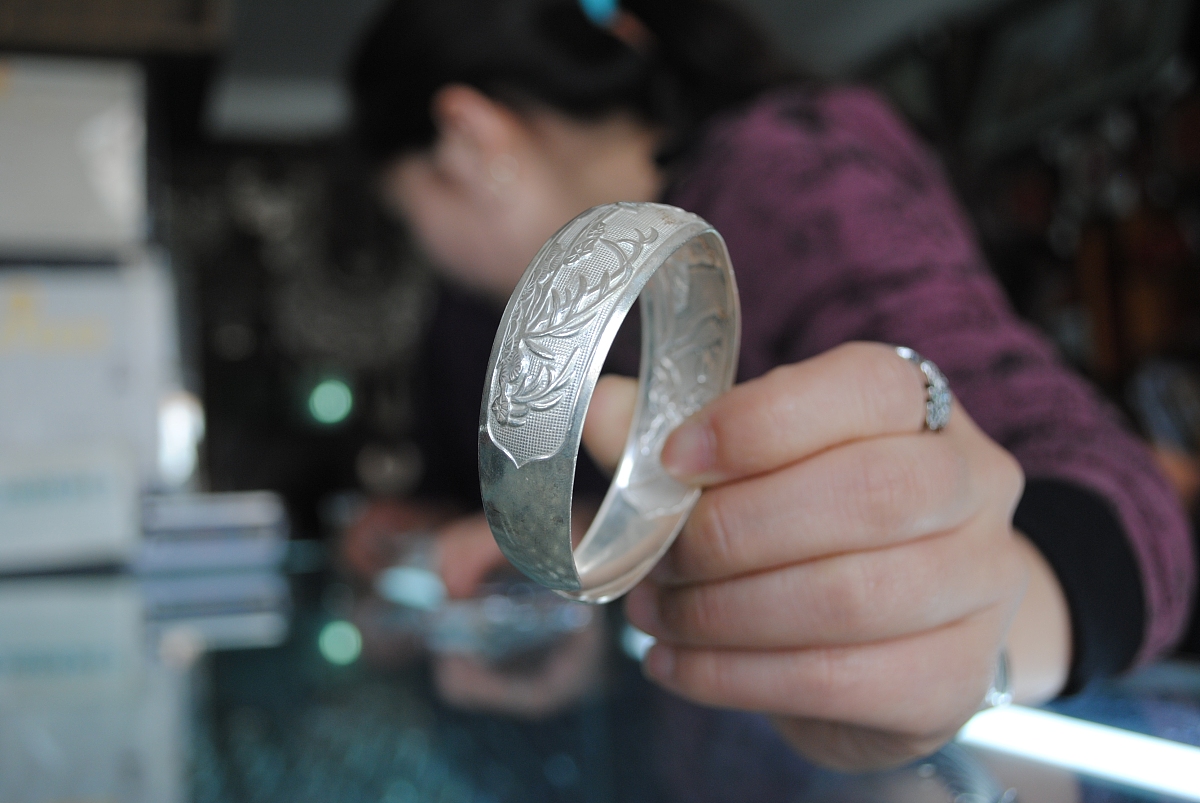 如何鉴别999银手镯？_999银手镯鉴别方法_真假银手镯辨别