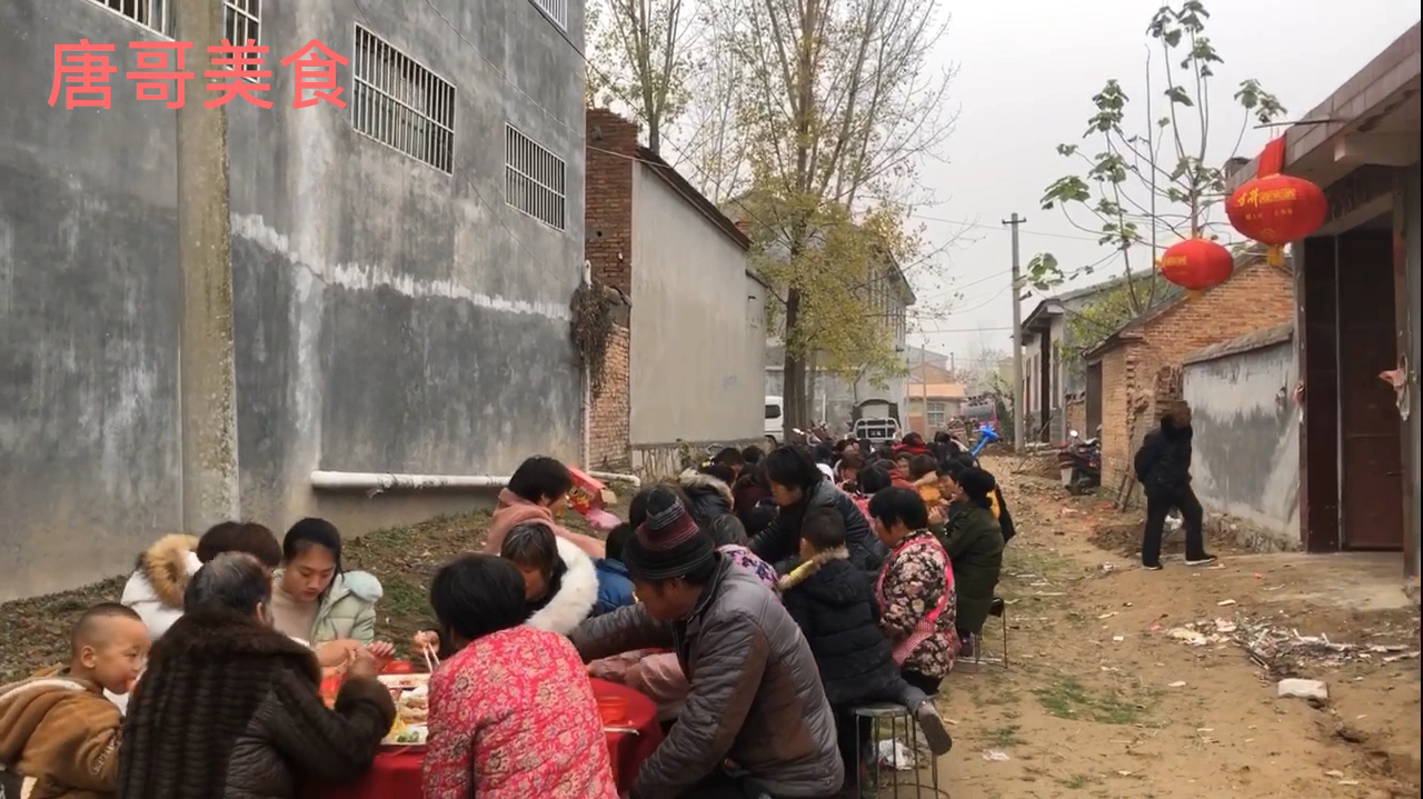 实拍皖北农村大席450元8凉8炒8烧实惠又好吃,大酒店里要千把块