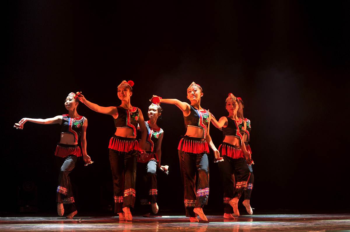 舞动中国加布谷鸟舞蹈编排设计