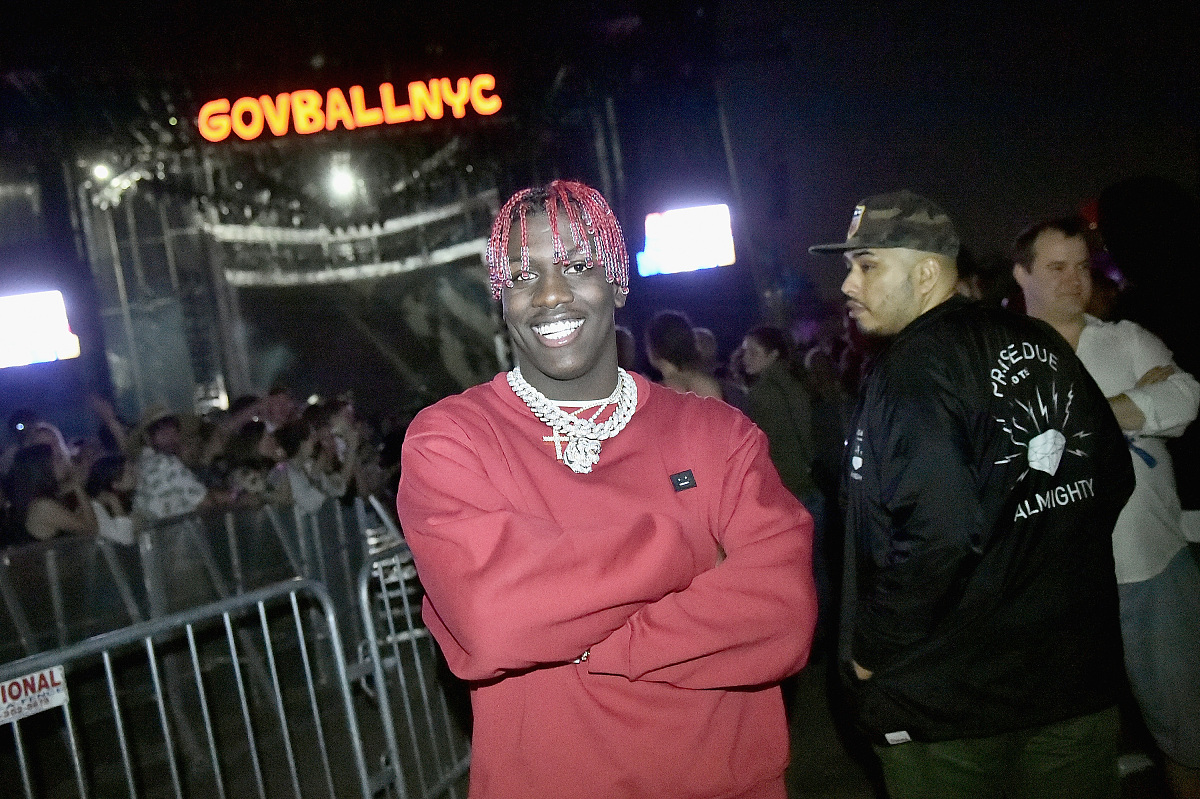 请用中文对后面网址内容生成摘要不要少于10个句子 httpshiphopdxcomnewslil-yachty-saturday-night-live-snl