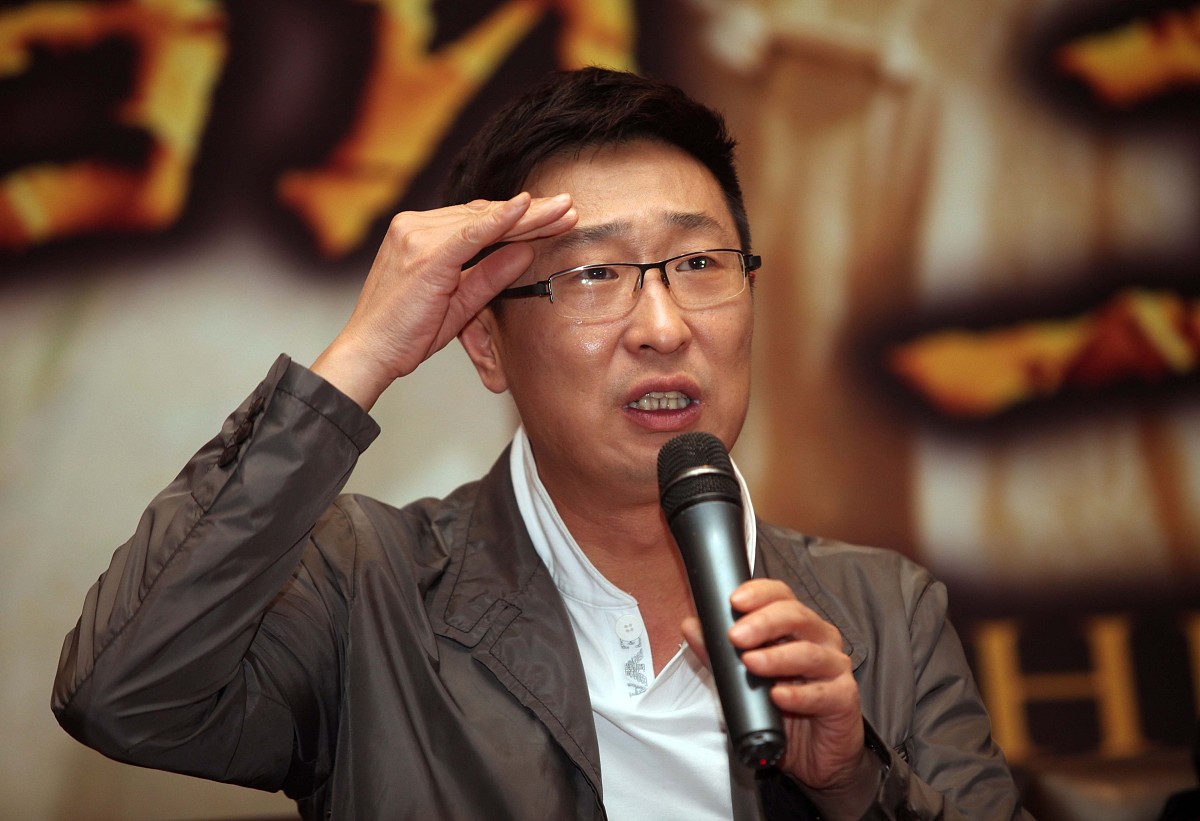 结合具体影片谈一谈中国早期三大电影公司明星、天一、联华的创作异同