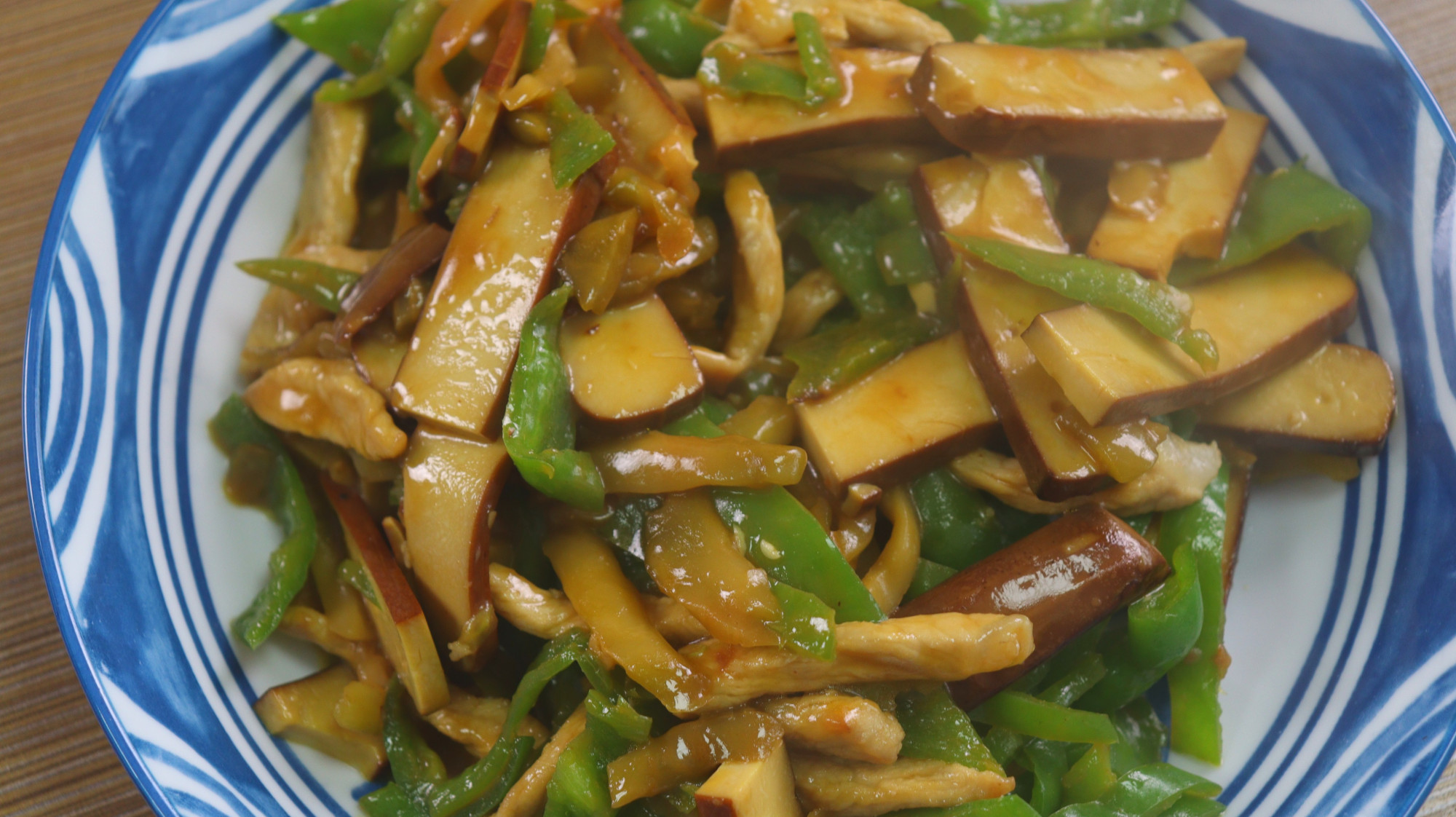 香干这么炒最好吃,开胃又下饭,食材便宜,做法简单