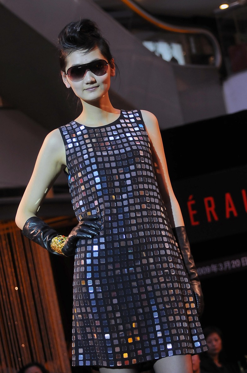2009年3月20日,上海,法国著名品牌feraudn秀场.***_***feraudn女装秀+