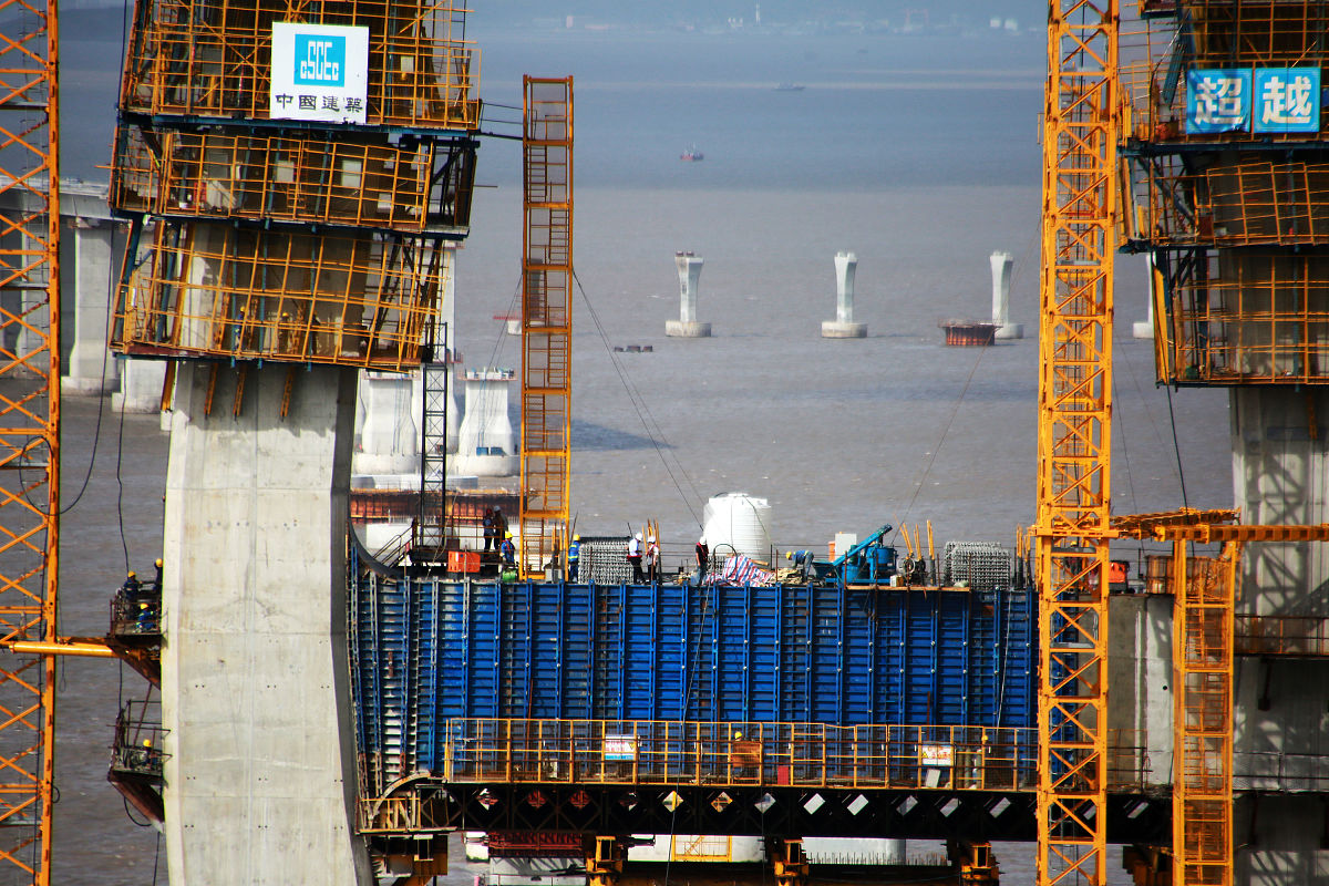 M30 螺纹能否插入直径 30mm 孔？