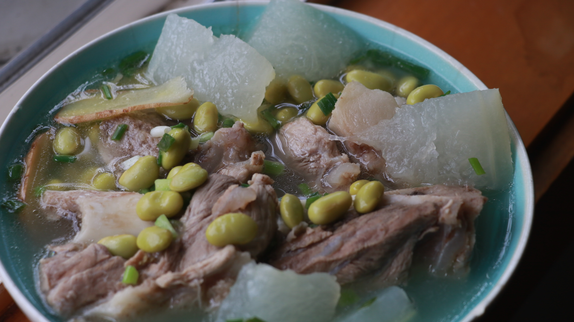 夏日必做美食—冬瓜毛豆炖排骨,清热解薯,降脂减肥,一喝就上瘾