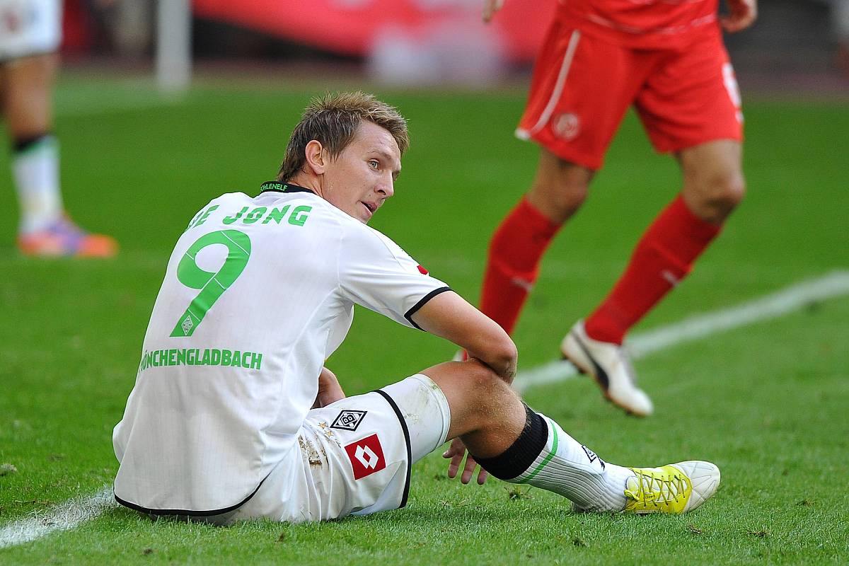 MATLAB 时间序列去季节性变化：使用 deseason 函数