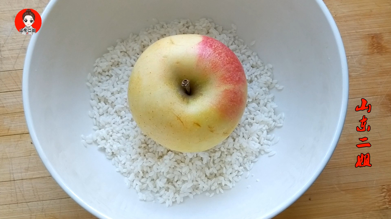 我家大米从不蒸米饭,加1个苹果,简单几步,比红烧肉还香,解馋
