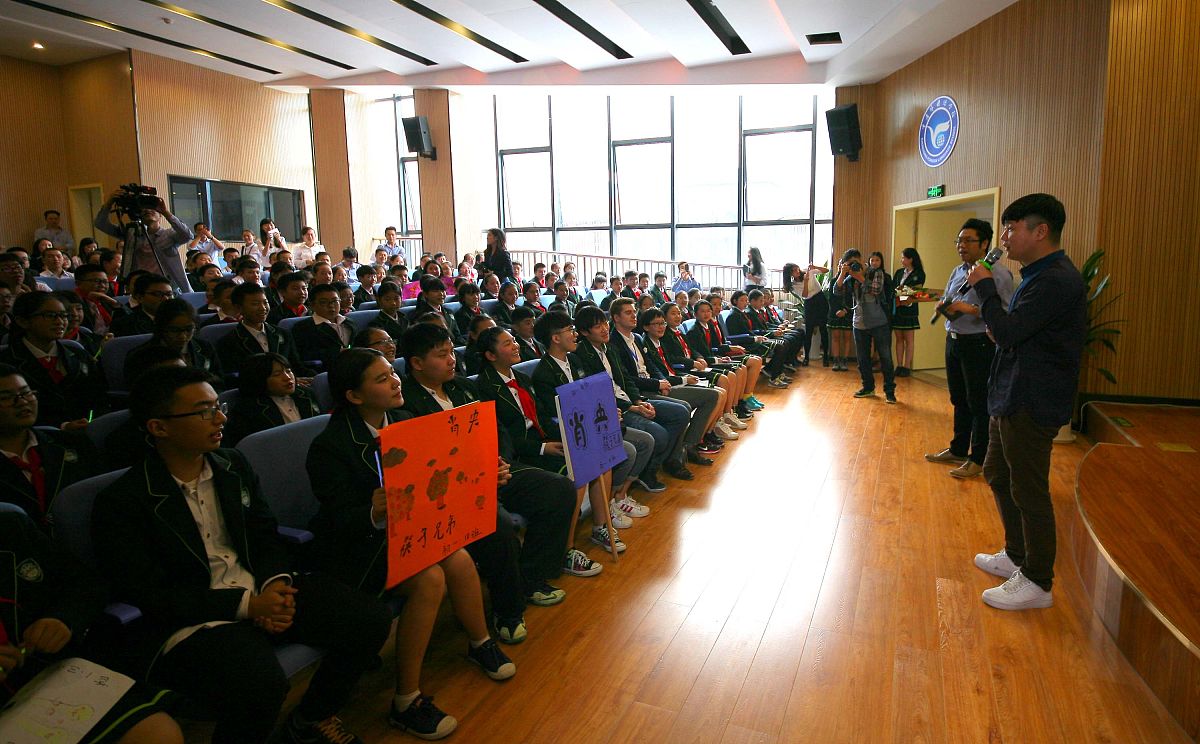 重庆医药经贸卫生学校招生办联系电话 - 报名咨询，成就医药梦想