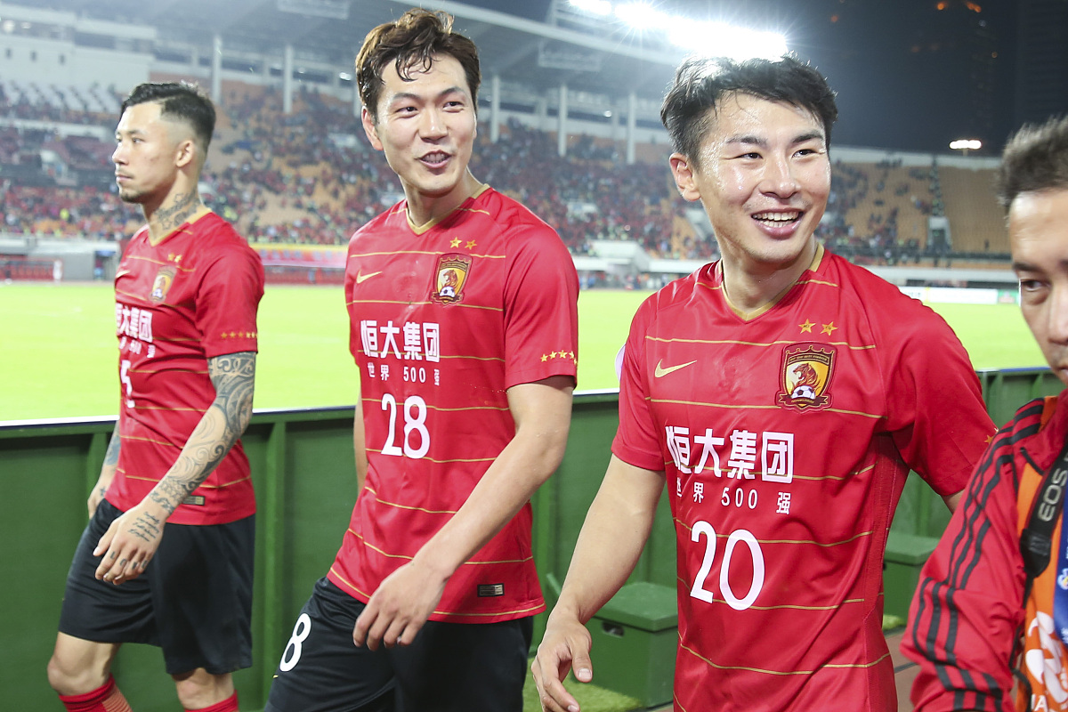 2018亚冠小组赛g组:广州恒大淘宝5-3济州联 恒大将士赛后谢场