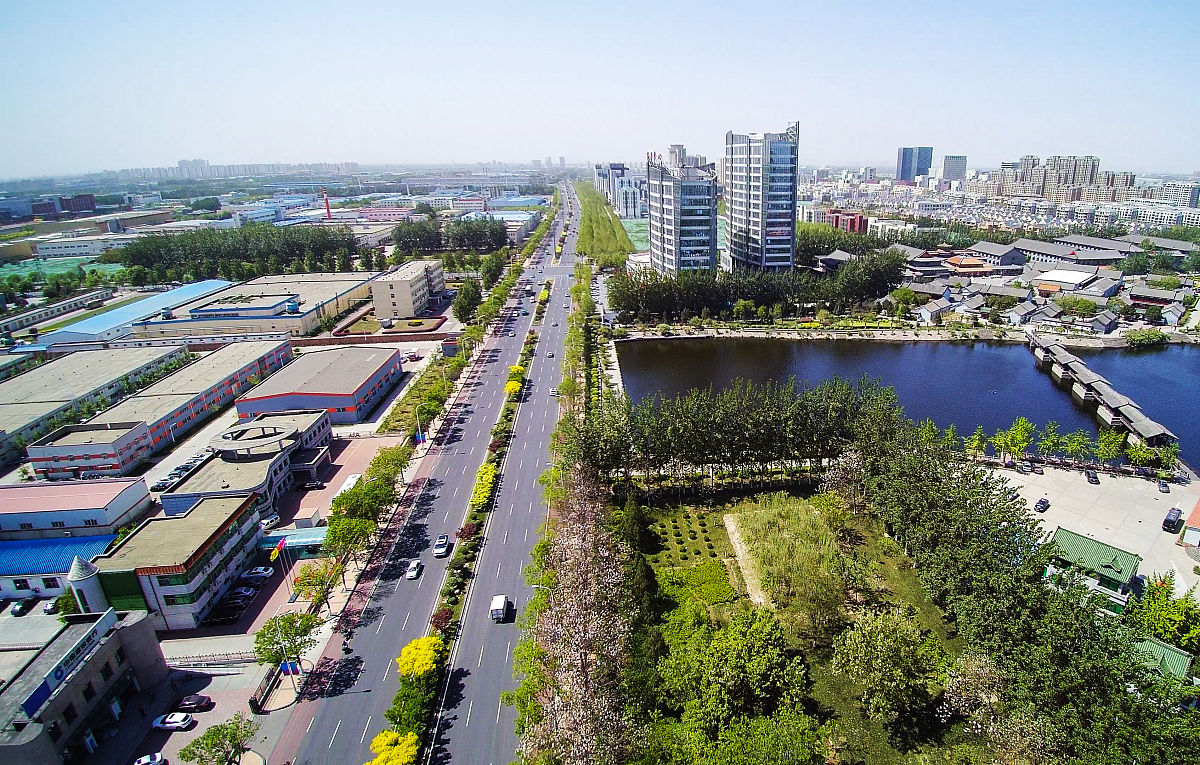 图为:马拉松武清开发区段赛道.4月29日,第十三届全运马拉松项目将于武