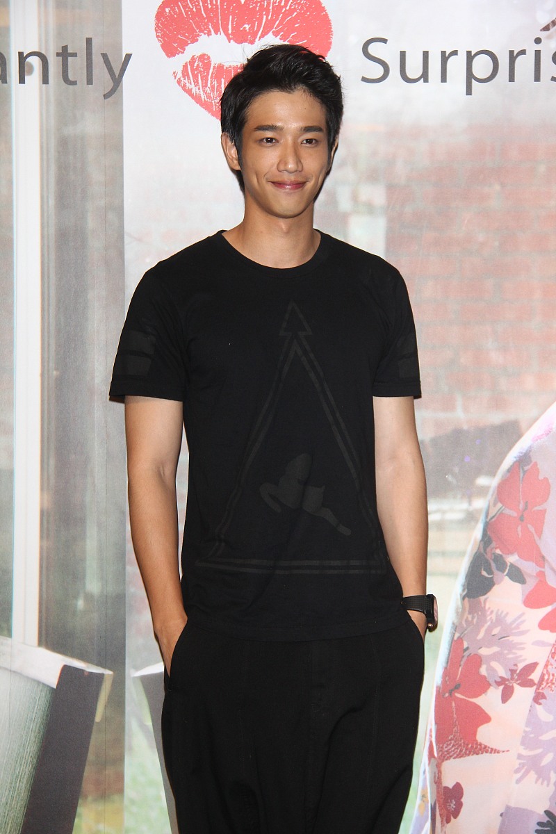 以迷茫的感情世界：喜欢一个人是一种什么感觉？为题写一篇1200字文章