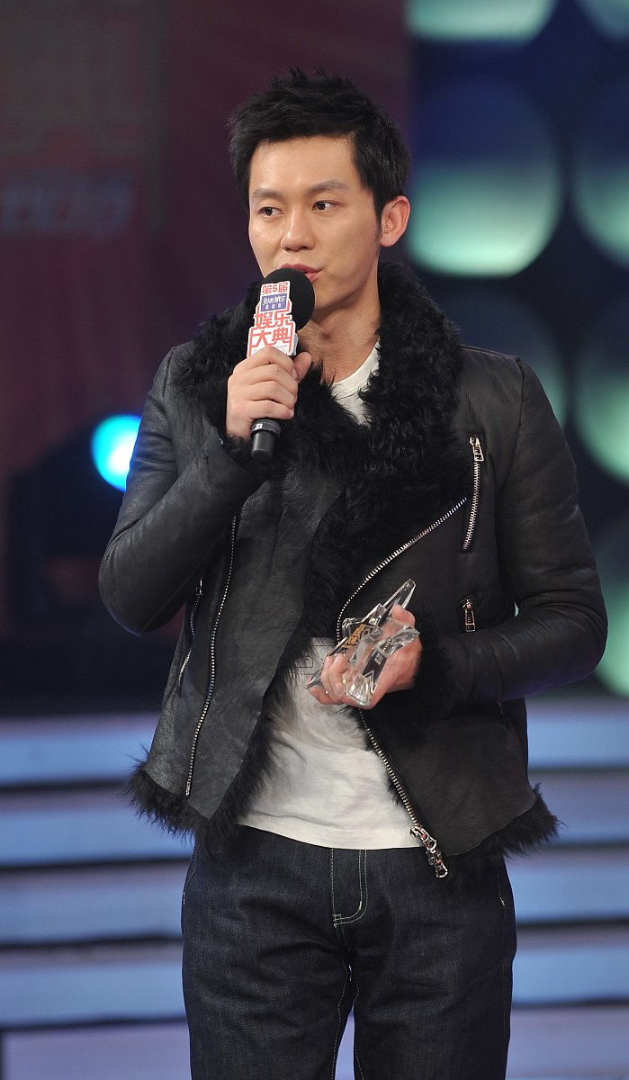 2011年3月7日,北京,2011第五届娱乐大典启动仪式举行.***_***李晨+++_
