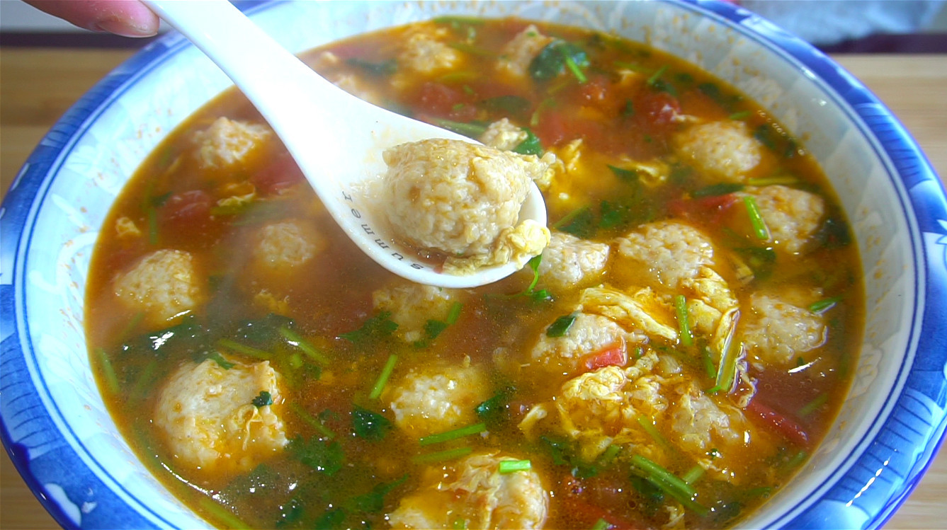 孩子爱喝的丸子汤,第一次见这种馅,入口滑嫩,上桌连汤汁都不剩