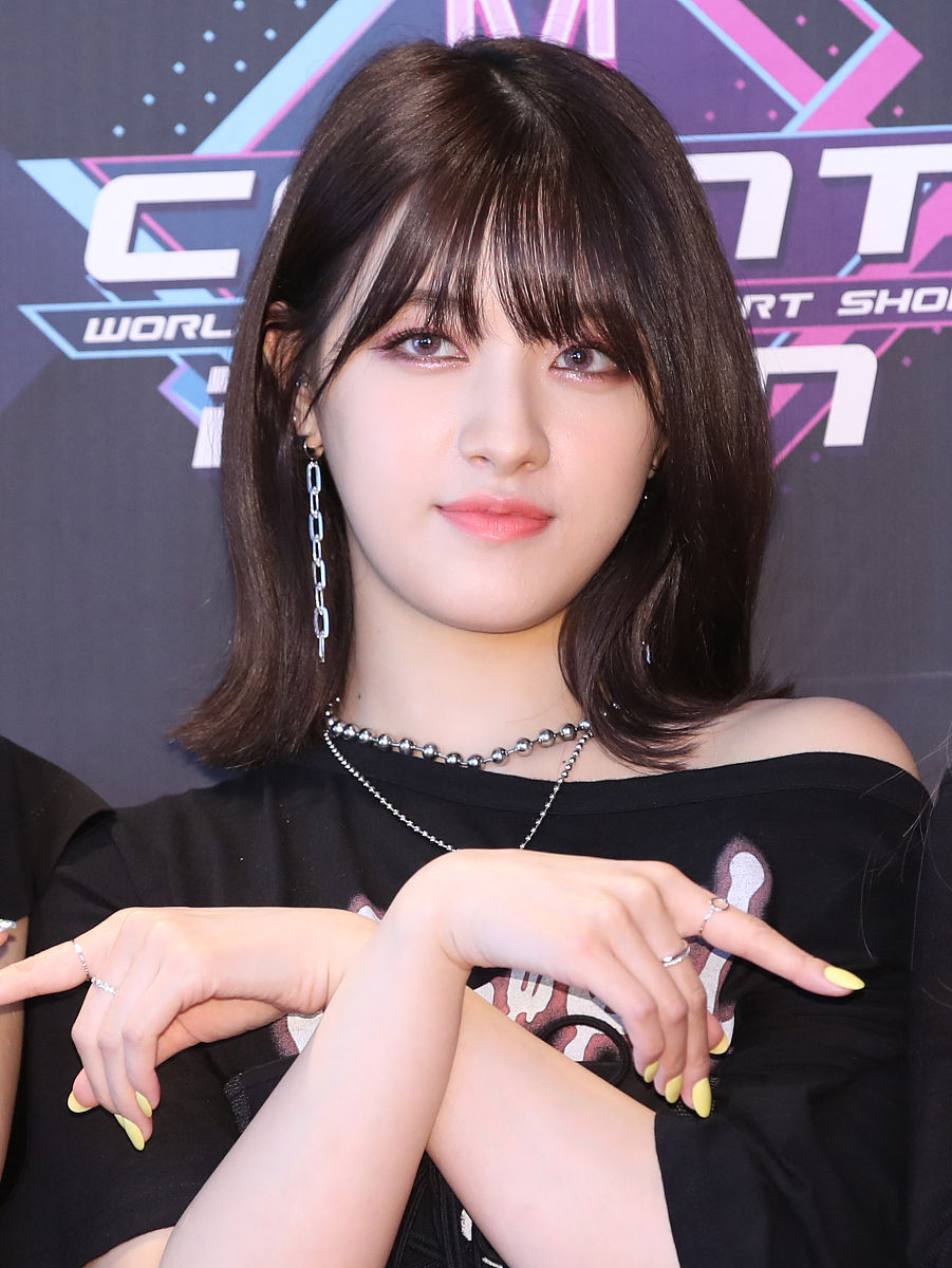 2019年9月19日,韩国首尔,明星参加《m! countdown》节目彩排.clc