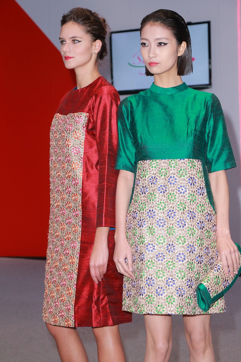 撰写一篇时尚穿搭美文下半年的篇幅已经拉开迎接新的未来需要新的装备618让七彩芽宠你各种时尚好穿的单品为你安排让你的每个夏日时光充满了闲适宁静。