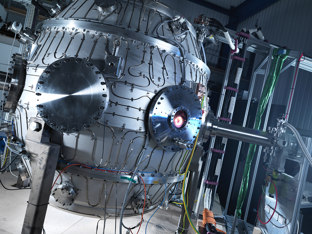 空间核动力：太空探索的未来燃料 - 原理、类型和挑战