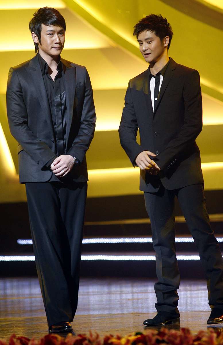 2009年2月28日,上海,2009新娱乐慈善群星会颁奖晚会.***_***陆毅 田亮