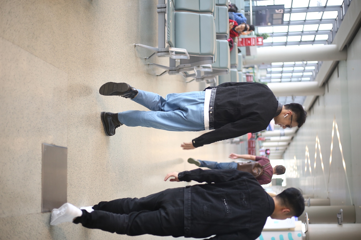 通知： 全体同事：异常打卡记录可申请补卡每个自然月可补卡2次现变更为每个自然月可补卡3次