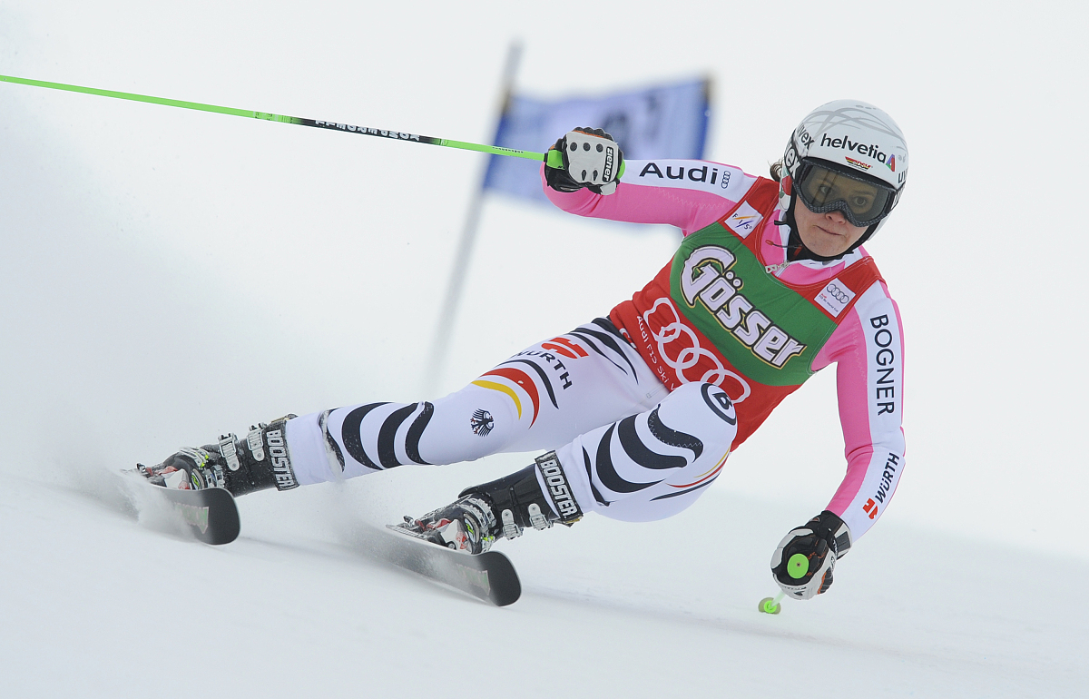 2012年10月27日,奥地利索尔登,2012fis奥迪女子高山滑雪世界杯赛况.**