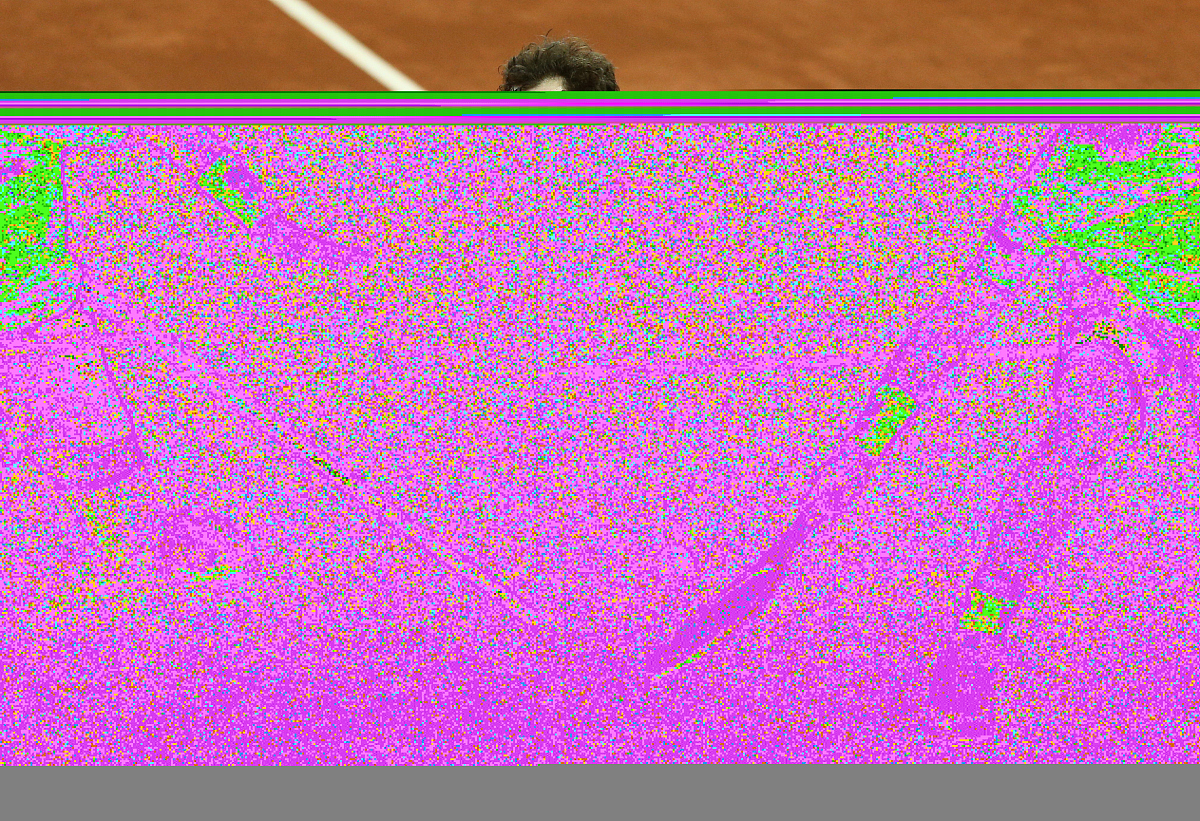 去重。高光谱影像分类的主要目标是利用待测地物的空间几何信息以及其丰富的光谱信息特征，将图像中的每个像素判别为不同的地物类别。进行高光谱图像分类的传统机器学习方法包括支持向量机（Support Vector Machine，SVM）、相关向量机（Relevance Vector Machine，RVM）、神经网络、核方法、多变量逻辑回归(Multivariable Logistic Regression，MLR)等及其变体。