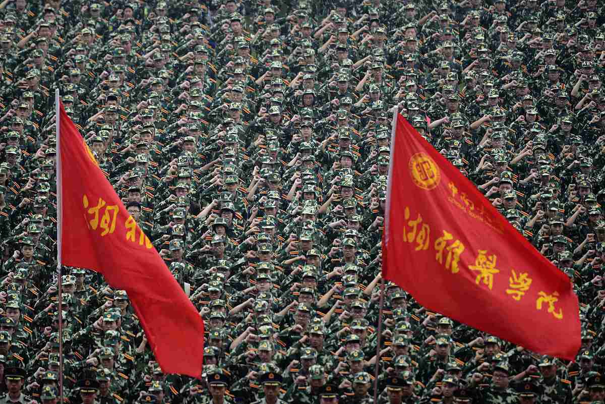 大学生要肩负历史使命坚定前进信心 努力成为堪当民族复兴重任的时代新人。多选A．立大志B．成大才C．担大任D．明大德