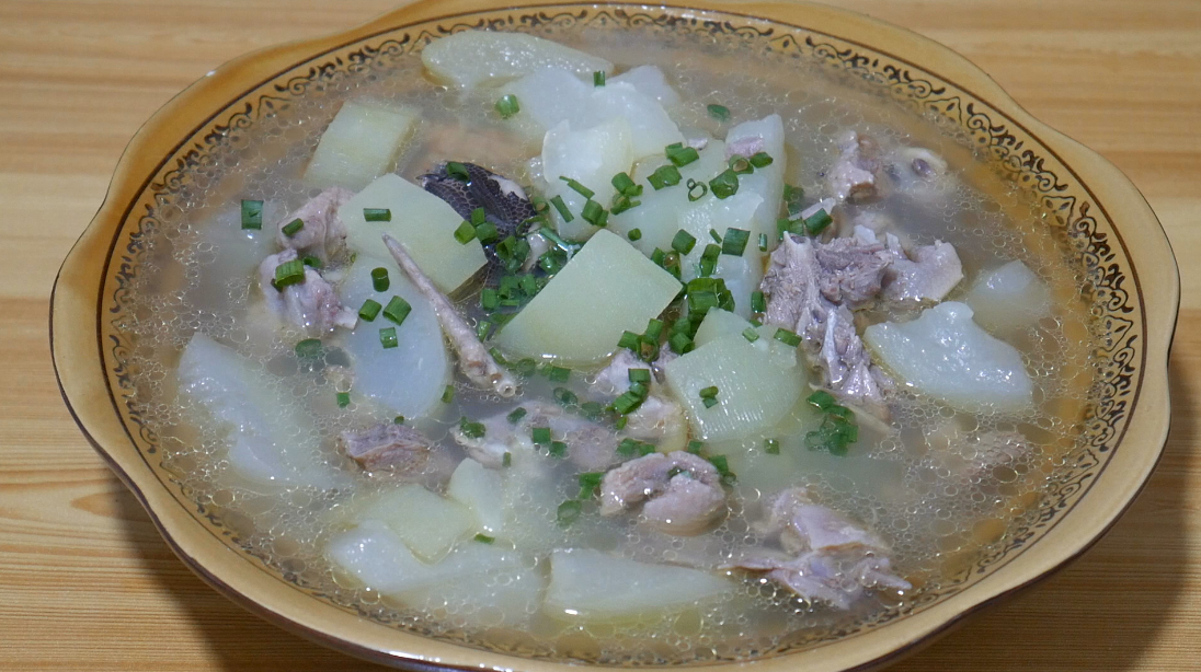 老鸭这样搭配冬瓜熬成汤,清淡爽口,是一道美味又滋补的养生汤