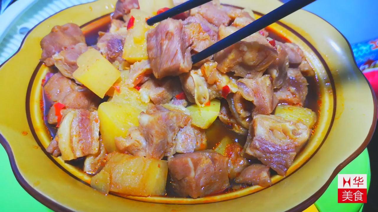 牛腩炖土豆,好吃不将就,炖肉时放这样一小包调料,味道非常美