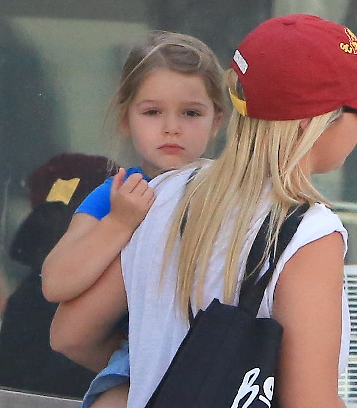 在美国帮华人当保姆多少钱一个月