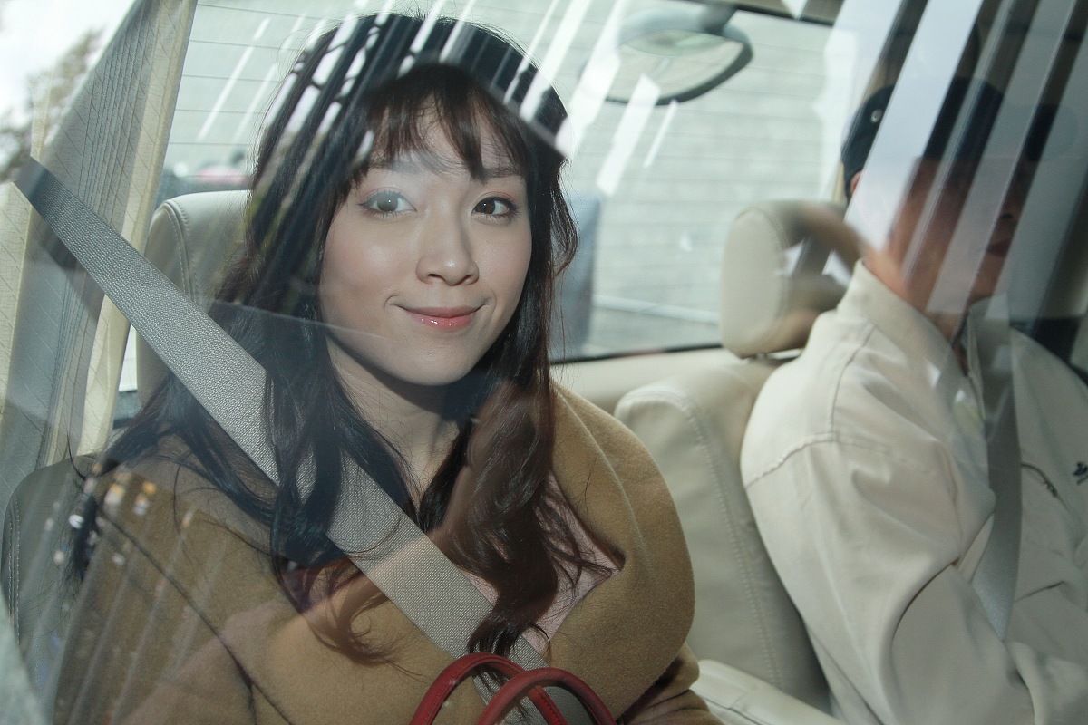 2012年12月28日,香港,涉嫌藏毒被捕明星到上水分区警署报到.***_***张