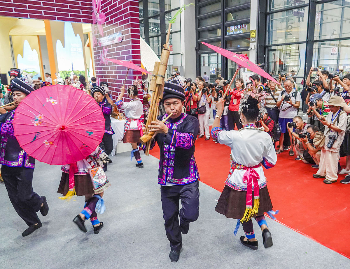 两次东盟文化学习体验：中外学习习惯差异与文化融合感悟 - 开放、包容、多元的学习旅程