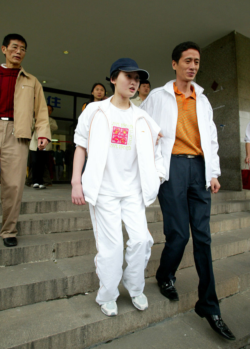 贵州省人民医院护士学校校训：博爱、医术、仁心、敬业