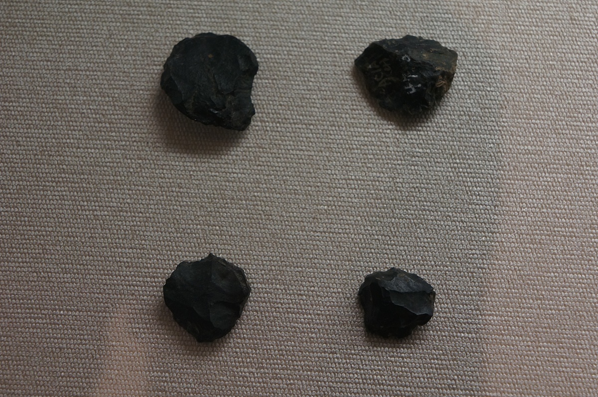 ***_***拇指盖状刮削器,旧石器时代晚期,河南省安阳小南海洞穴遗址出