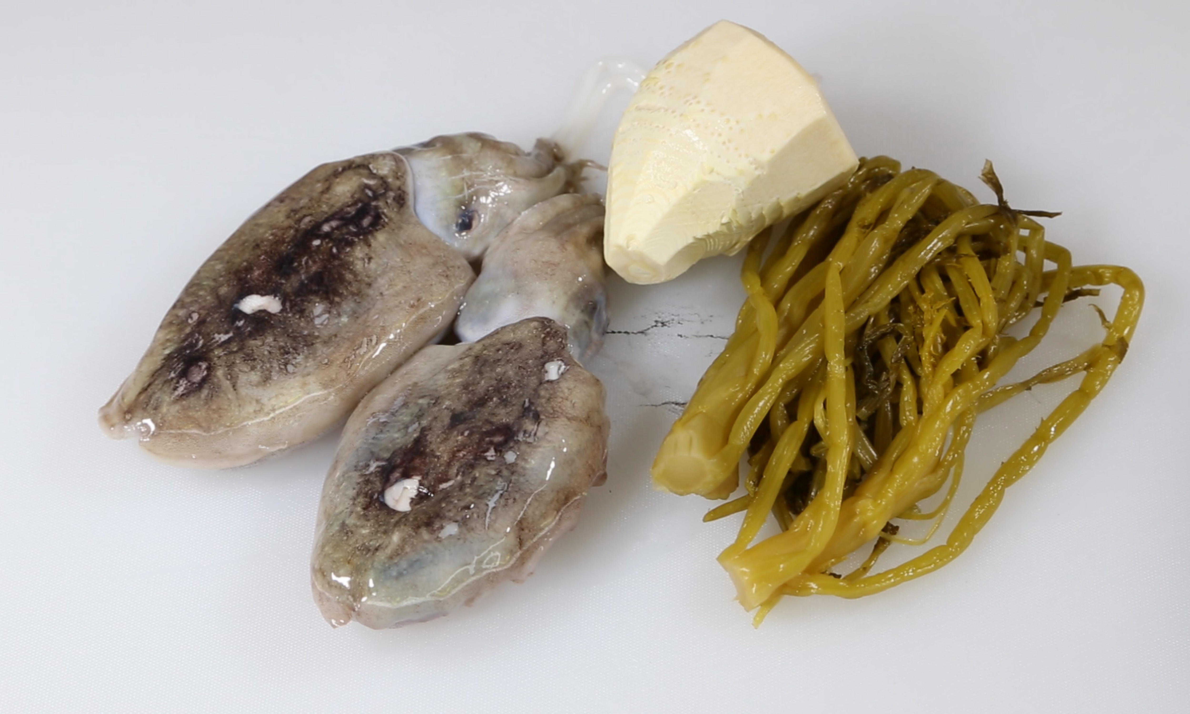 只有家常菜才会这样做的墨鱼炒雪菜,鲜咸搭配口感适中