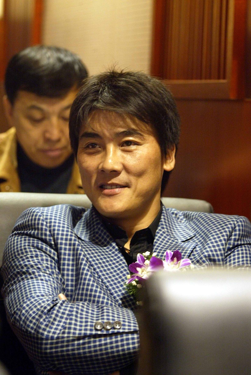 2006年11月25日,上午,大连市足球协会成立50周年庆祝大会隆重举行.李