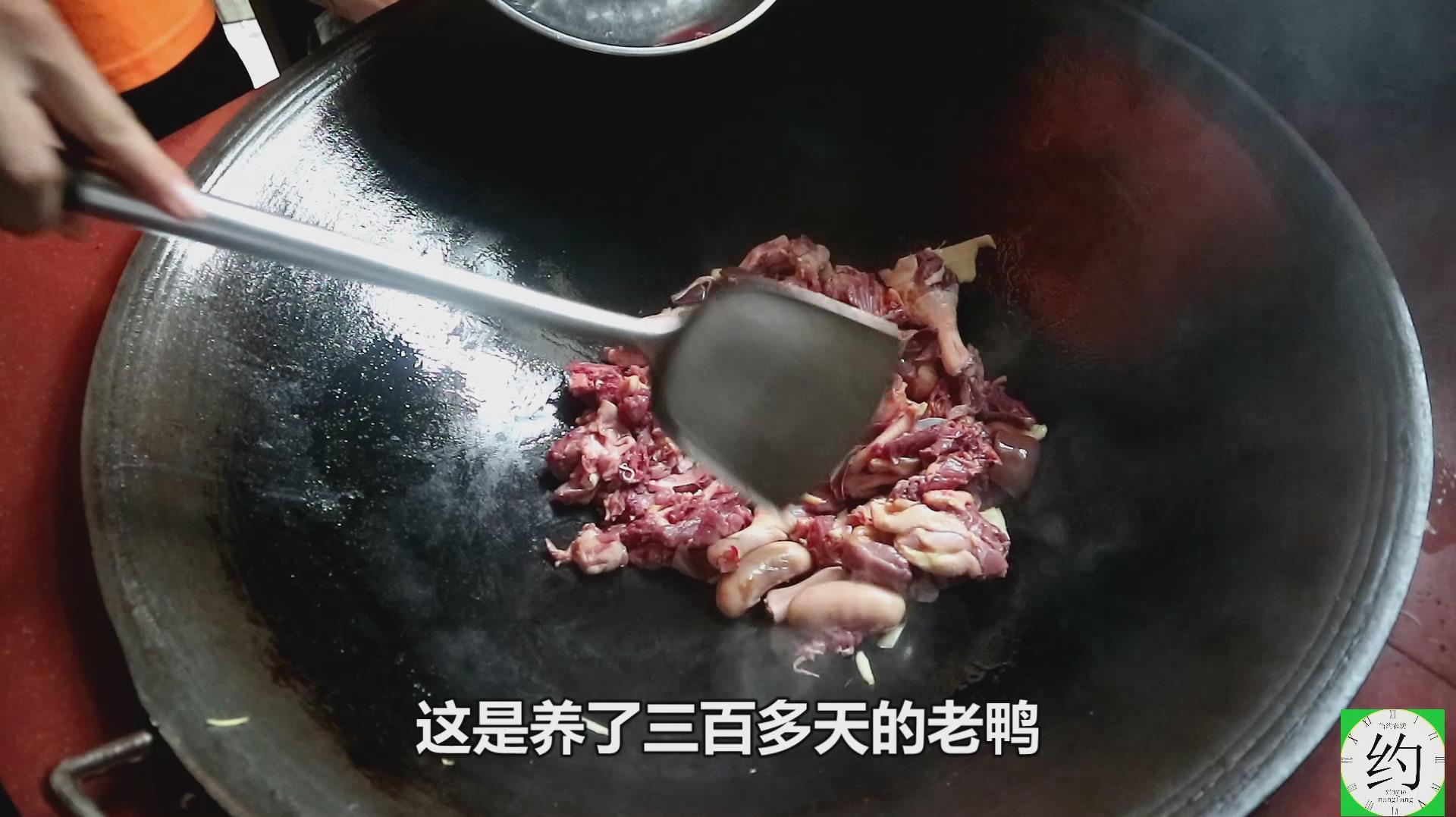 300天的农村老鸭这样焖,为什么中途要加陈皮,有多少人知道呢