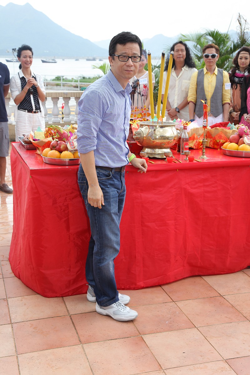 2012年6月26日,香港,电视剧《第二人生》开镜拜神.***_***+++_+++