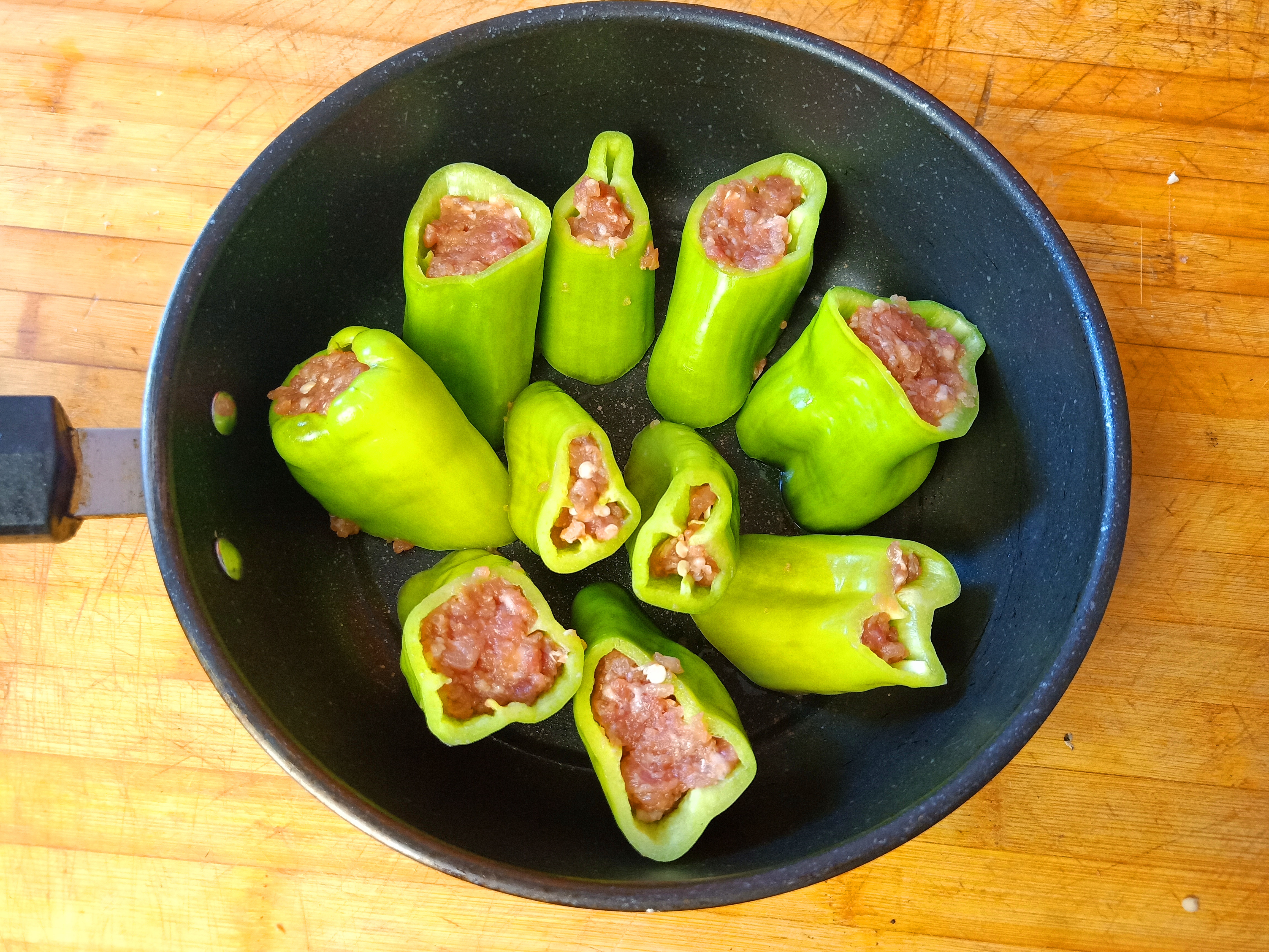 最近青辣椒火了!加一块猪肉,不用炒不用炖,2斤辣椒不够吃!