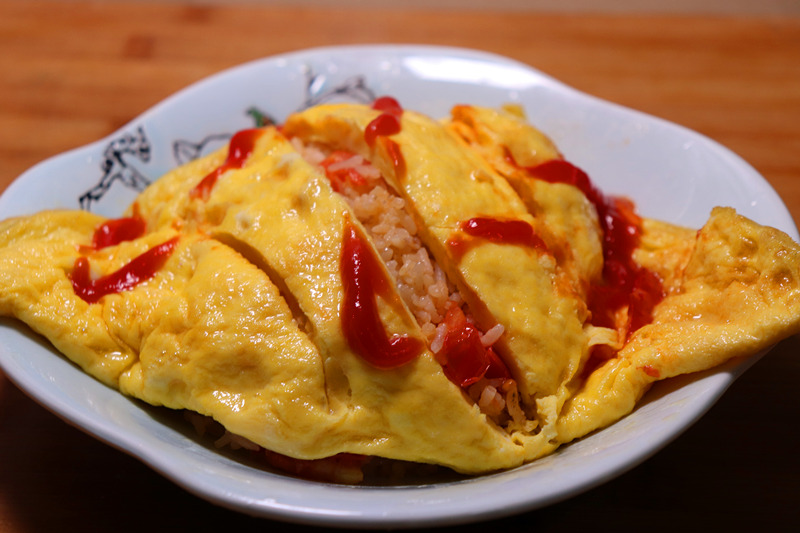 见过这样的鸡蛋包饭吗?大厨做的蛋炒饭,你觉得怎样!