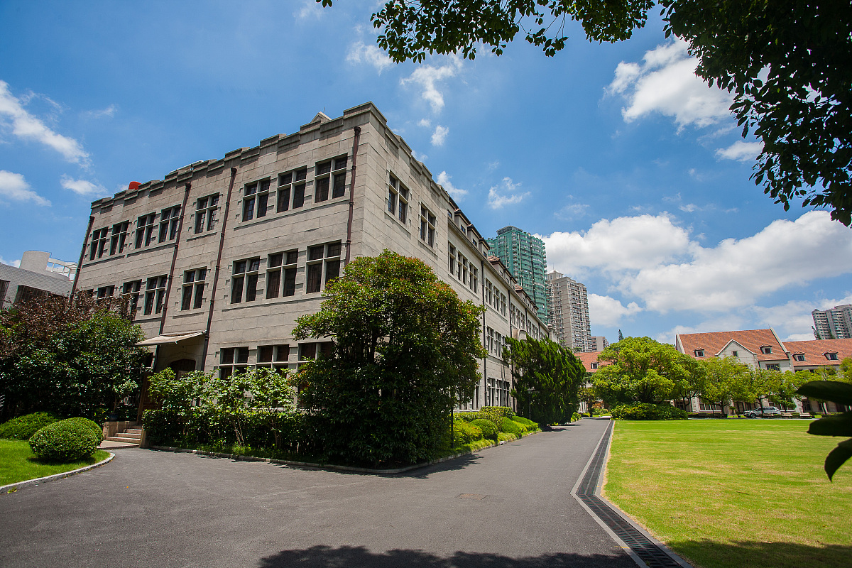***_***2018年7月11日,上海,第三女子中学校园.