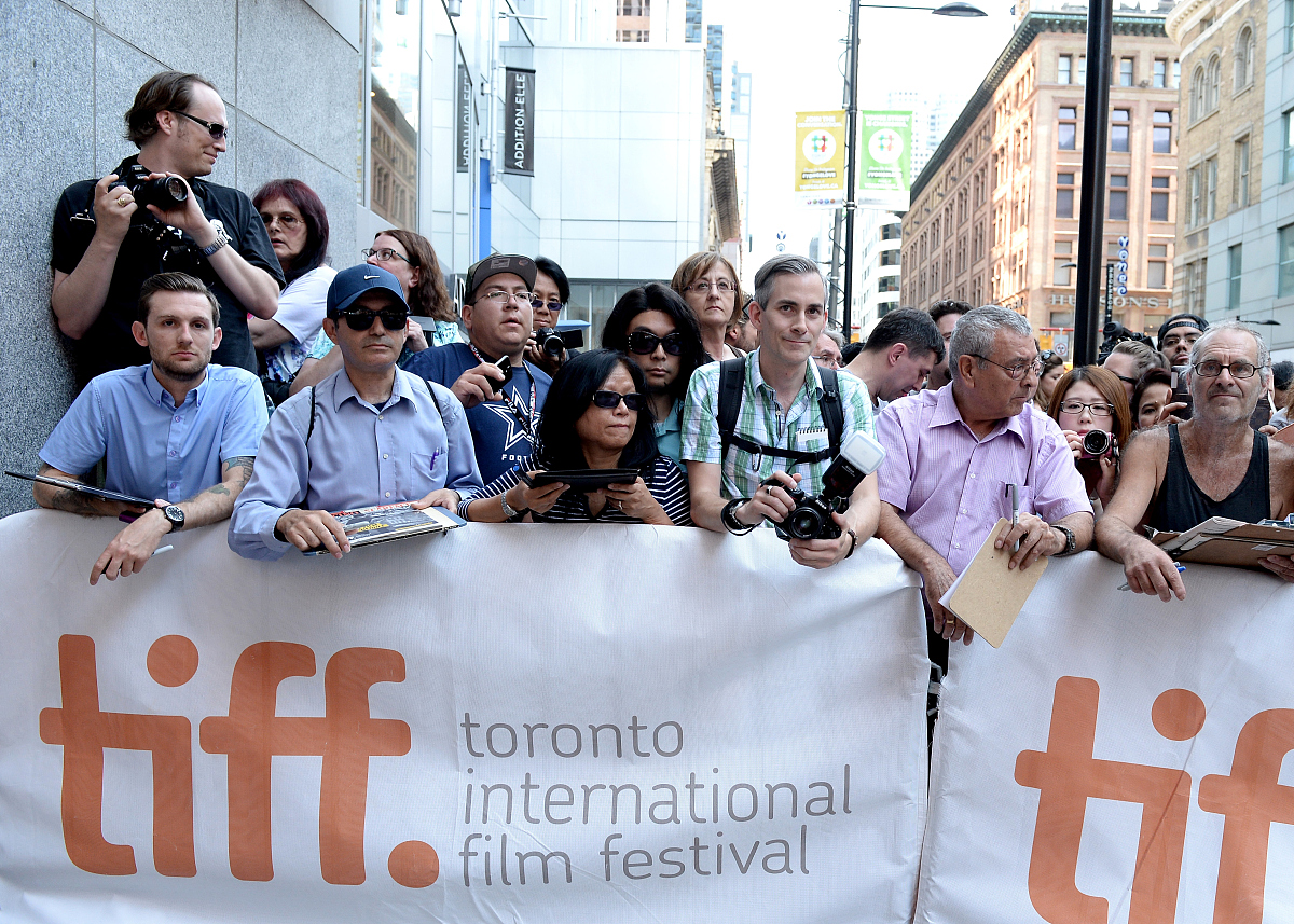 请将下面的这段内容翻译成英文：近期一则教授称年轻人没精力生那么多孩子的新闻一度登上热搜榜引发了社会各界的响应但其背后所包含的内容却是大家所忽略的。