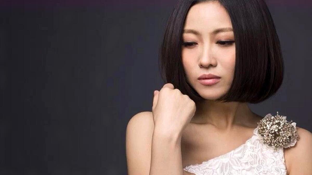 姚贝娜的舞台绝唱《鱼》,这首歌曾感动无数人,真的是开口醉