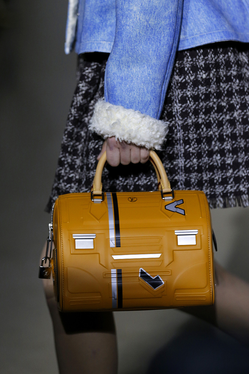 当地时间2017年3月7日,法国巴黎,2017秋冬巴黎时装周:louis vuitton 