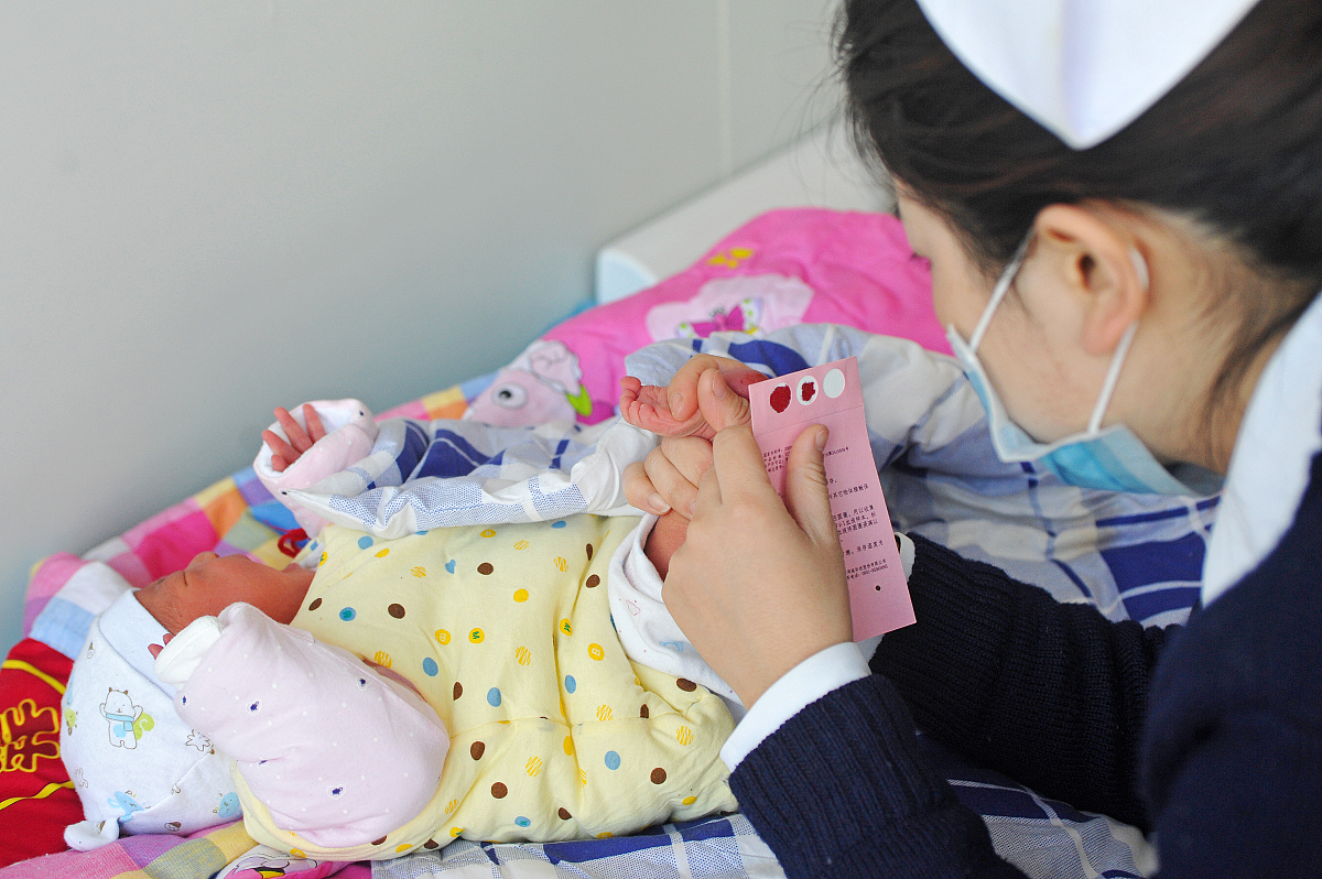 新生儿窒息：症状、急救措施、预防方法 - 详细指南