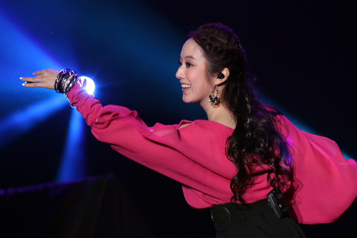 2012年06月30日,天津,"2012天王天后全国巡回演唱会——天津滨海站"于