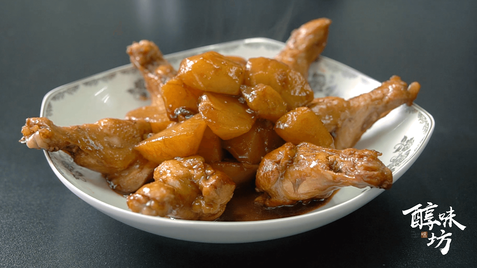 #鸡翅根炖土豆#这道菜的土豆要比翅根好吃很多,爱吃土豆的朋友一定要多放点土豆,借了翅根的味