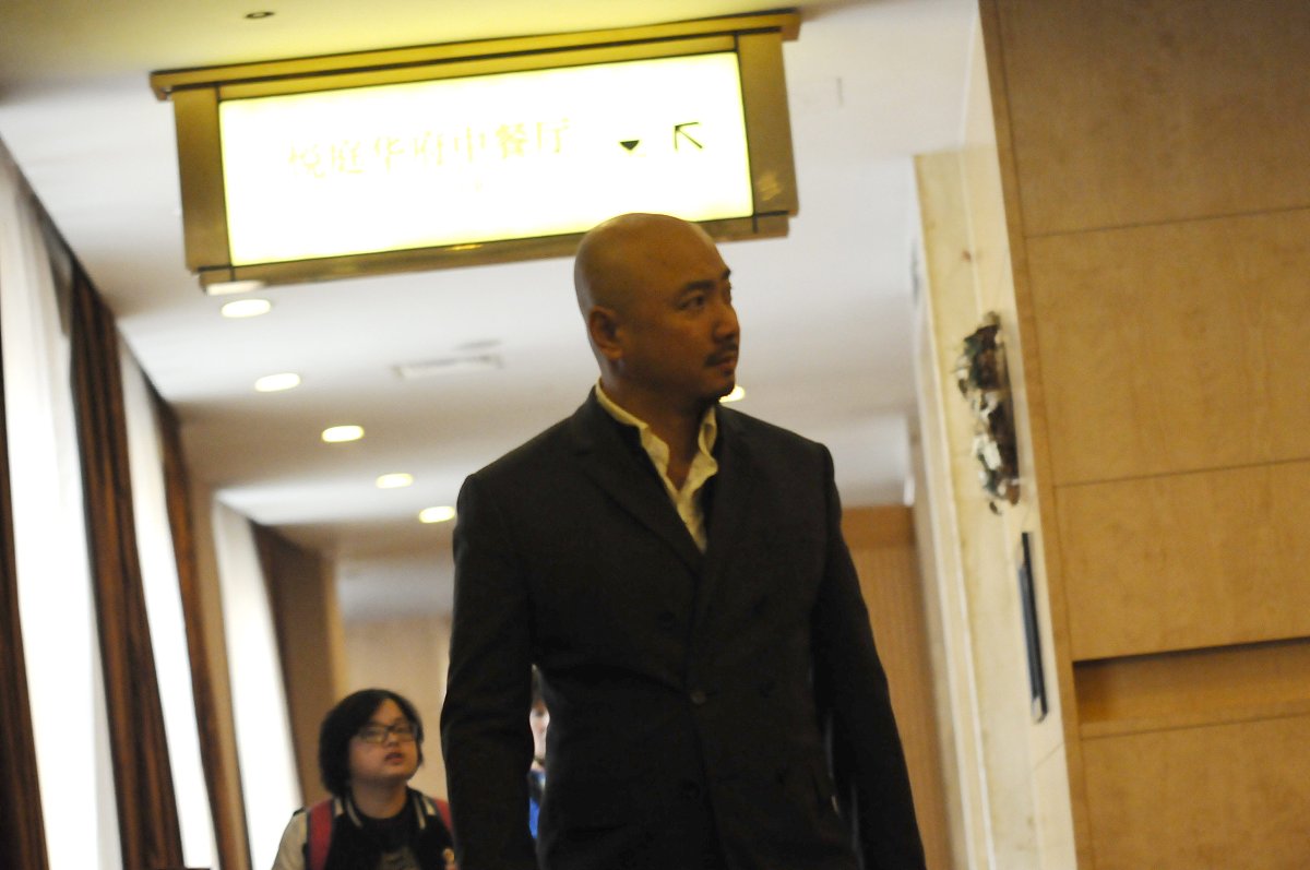 《绝命毒师》第一季第一集解说：平凡化学老师的惊险蜕变