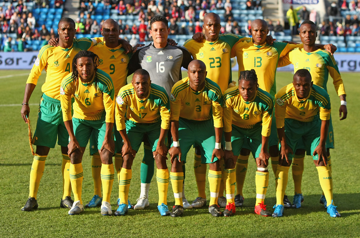 请简要介绍一下南非国家足球队的历史包括获得的荣誉和参加的国际赛事。