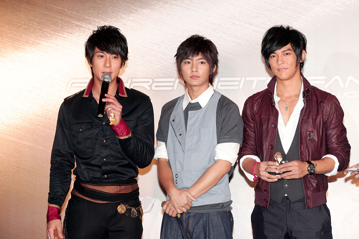 2008年8月8日,香港,飞轮海为世界巡演首站宣传.尊 炎亚纶 汪东城+++_+