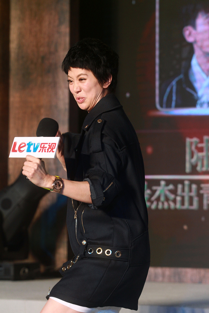 2013年7月25日,北京,电视剧《龙门镖局》古装穿越年会.***_***袁咏仪