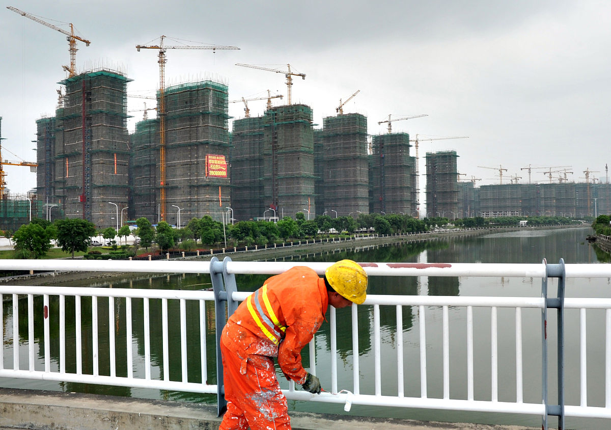 今天是去金茂府小区施工同事们已到达小区门口为小区提供最优质的服务的文案